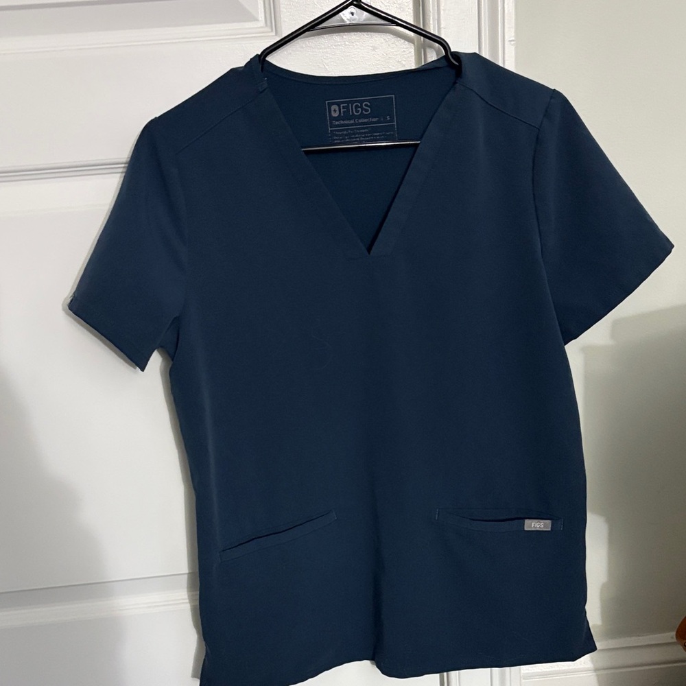 Small Figs 3 Pocket Dark Harbor V-Neck Medical Scrub Top